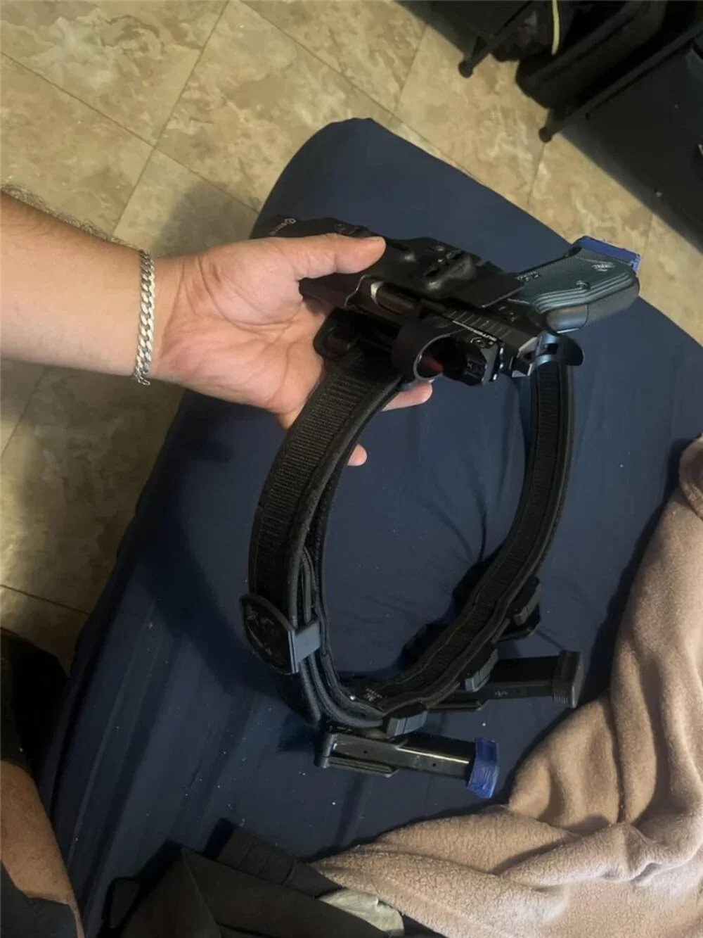 3-Gun Shooting Belt & 4 pcs Speed Pistol Mag Pouches